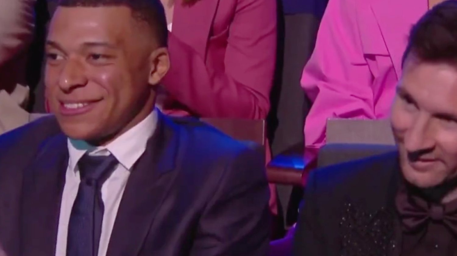 Kylian Mbappe oraz Lionel Messi z uznaniem oklaskiwali polskiego zwycięzcę FIFA Puskas Award.