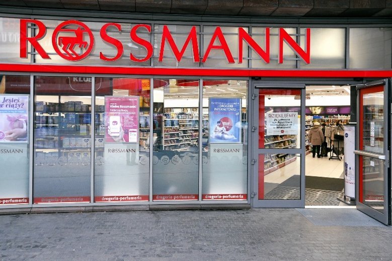 Rossmann świętuje 25. urodziny w niecodzienny sposób. Zamiast przyjmować prezenty jako jubilat, będzie je rozdawać.