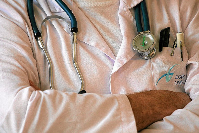 List od lekarza szpitalnego oddziału ratunkowego. Zdjęcie jest tylko ilustracją do tekstu.