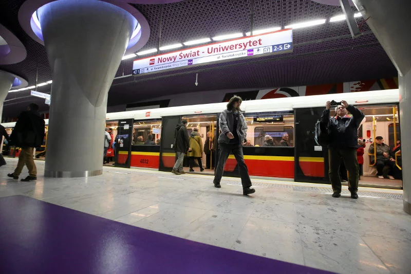 Z powodu ucieczki do tunelu ruch został sparaliżowany.