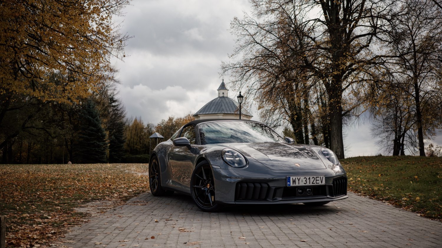 Porsche 911 Targa 4 GTS to kameleon. Najlepszy dowód, że hybryda ma sens