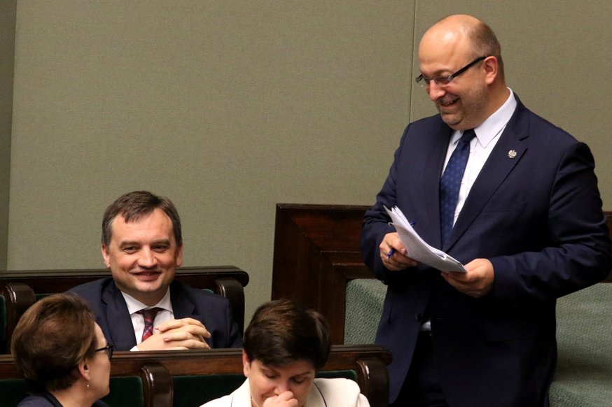 Lipiec 2018 r., drugie czytanie projektu ustawy PiS o sądach. Od lewej: minister edukacji narodowej Anna Zalewska , minister sprawiedliwości Zbigniew Ziobro, minister Beata Szydło, wiceminister sprawiedliwości Łukasz Piebiak.