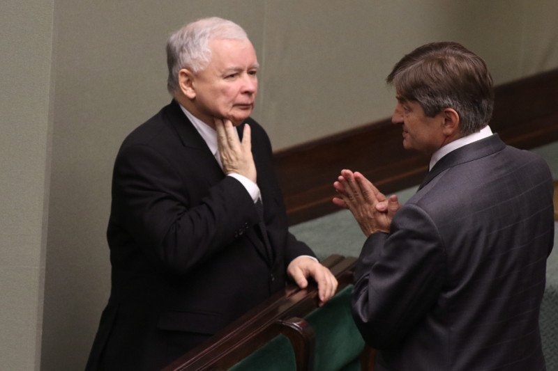 Co Kaczyński z Kuchcińskim ogłoszą popołudniu? Szykuje się zmiana.
