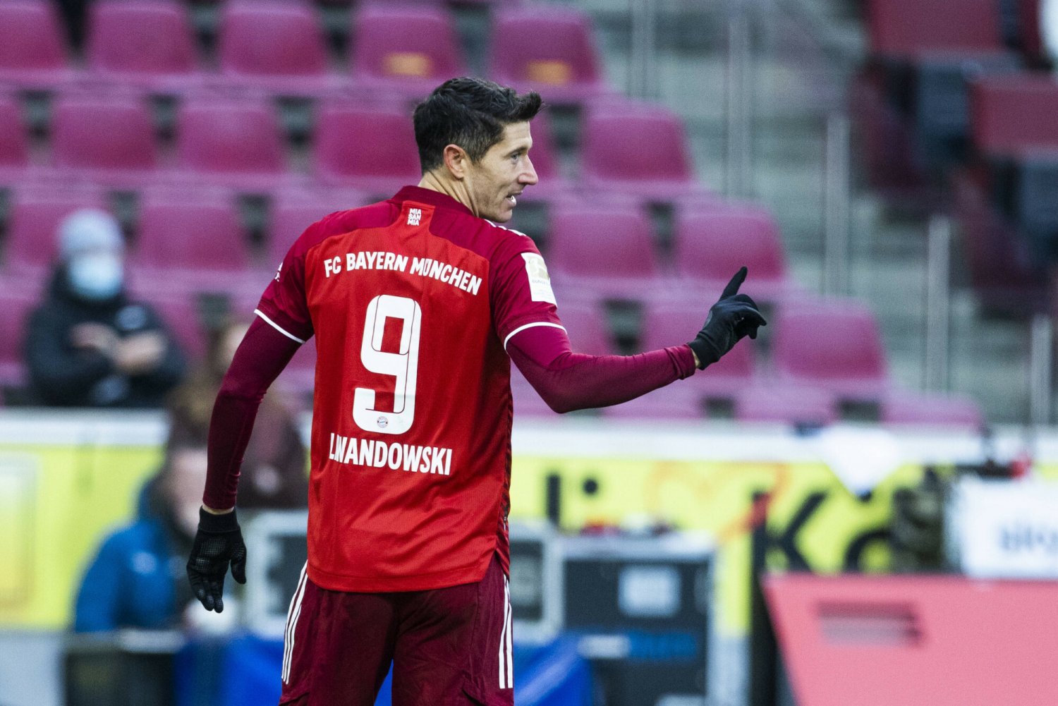 Robert Lewandowski znów piłkarzem roku według FIFA, choć niektórzy głosowali bardzo dziwnie