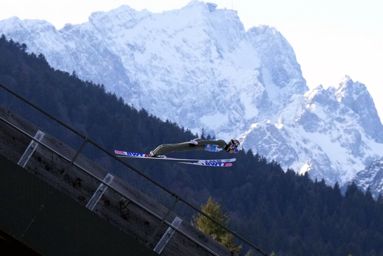Halvor Egner Granerud wygrał dwa z dwóch konkursów 71. Turnieju Czterech Skoczni. Czy Norweg zgarnie komplet?
