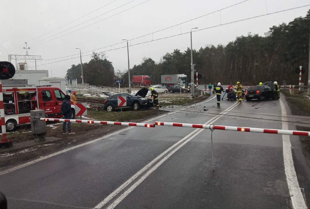 Oborniki. Stracił panowanie nad volkswagenem i wjechał w inne auto.