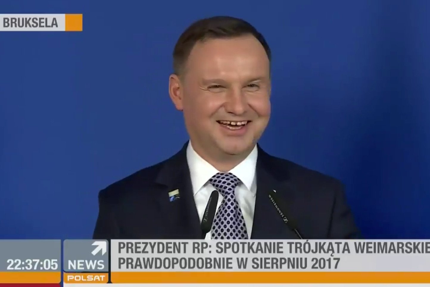 Przynajmniej prezydent się uśmiał.