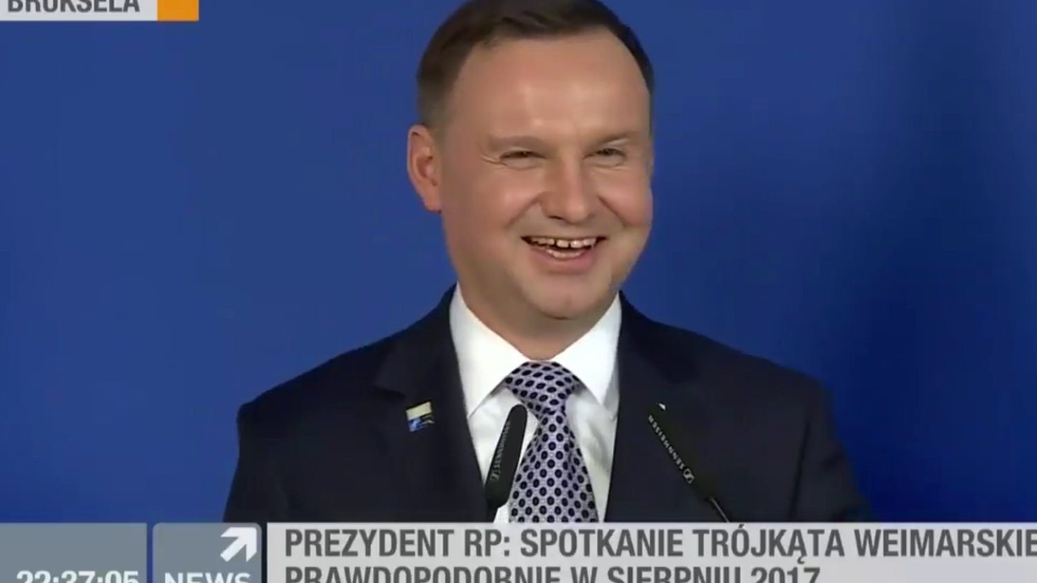 Przynajmniej prezydent się uśmiał.