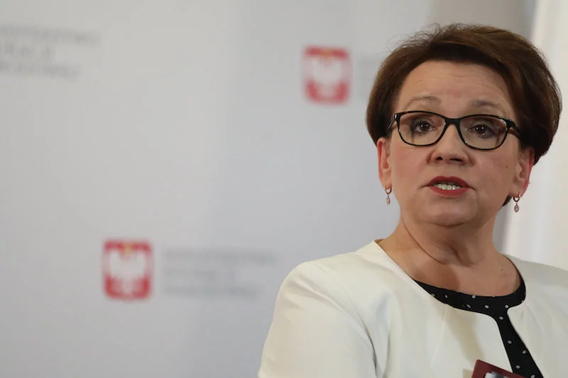 Anna Zalewska zapewniła, że w czwartek egzaminy gimnazjalne z języków obcych odbędą się bez problemów.