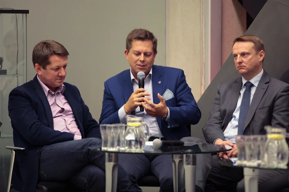 foto: Leszek Wiśniewski Lineart Communication, od lewej: Jarosław NIechcielski (EmiTel), Daniel Maksym (NCBiR), Marcin Łata (Ministerstwo Infrastruktury i Rozwoju)