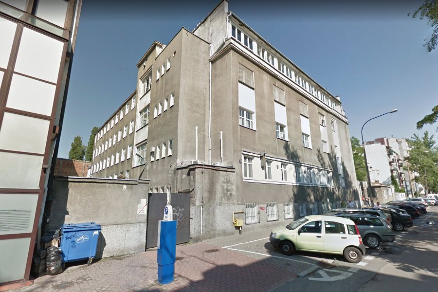 66-letnia kobieta zmarła podczas liczenia głosów na warszawskim Mokotowie. Pracowała w obwodowej komisji wyborczej przy ul Chocimskiej 5.