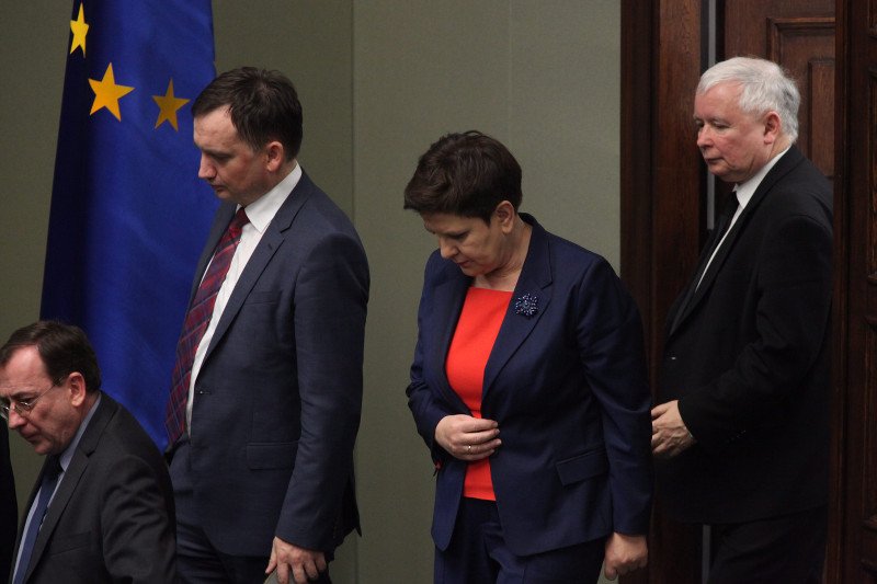 Proste pytanie sprawia, że orędownicy dobrej zmiany milkną. Oto parę pytań, które rządzących wprawiają w zakłopotanie