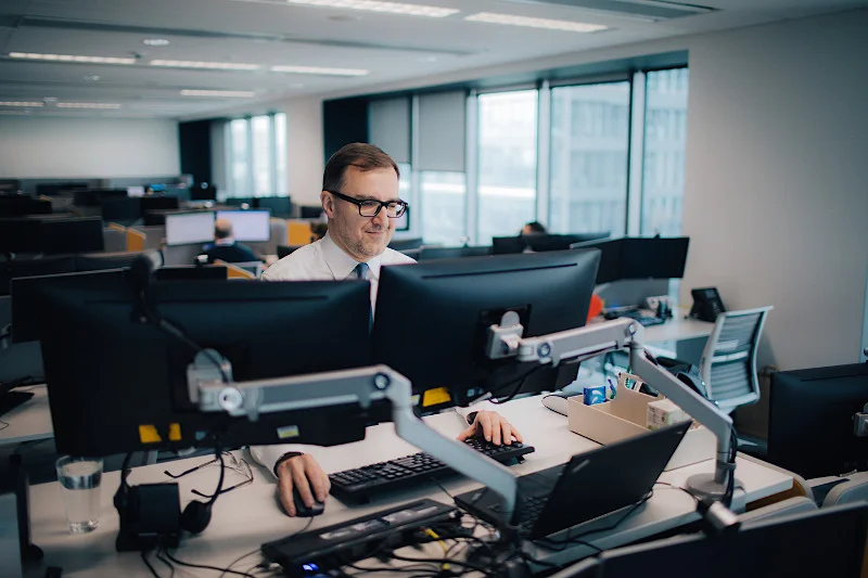 Marek Buch, dyrektor ds. audytu, jest inicjatorem założenia grupy pracowniczej wspierającej osoby niepełnosprawne. W biurze CSC Poland wcielane są bowiem założenia programu Citi disAbility, który ma zapewnić osobom z niepełnosprawnością komfort codziennej