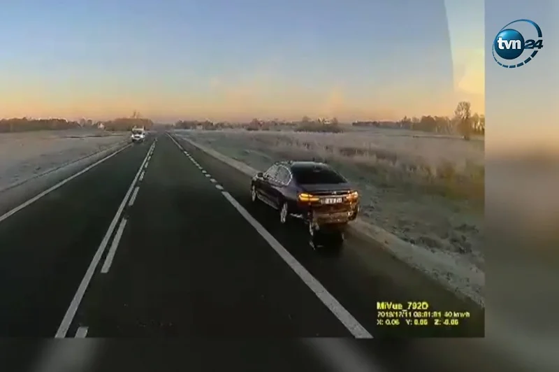 Kadr z nagrania pokazującego moment po kolizji limuzyny SOP z ciężarówką.