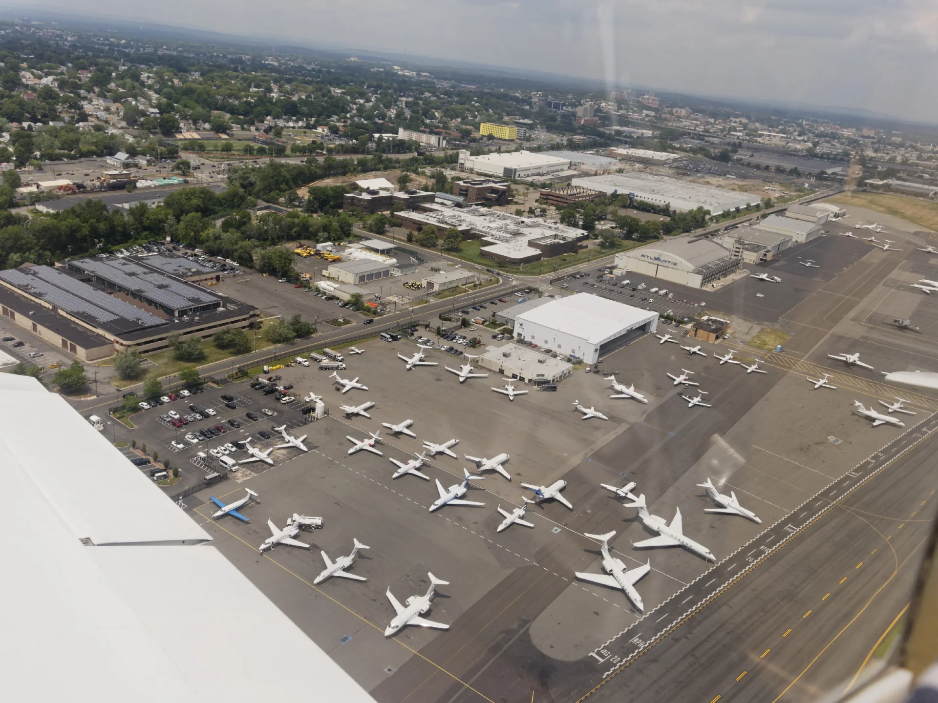 Start z Teterboro, NJ do Toronto, ON.