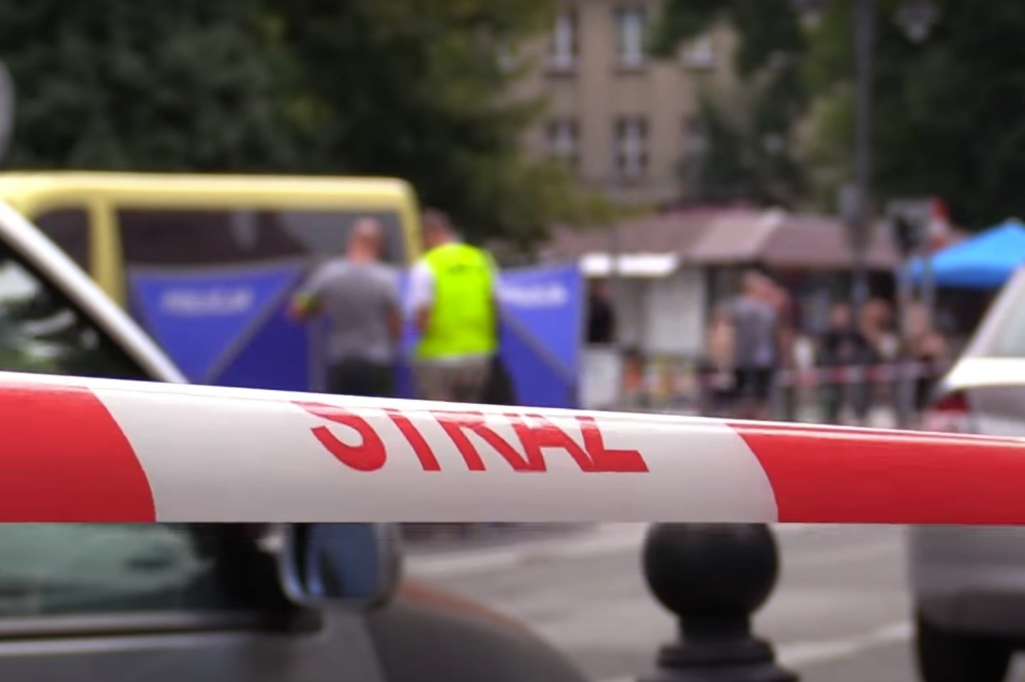 Policja zabezpieczająca dowody po śmierci 19-letniej Basi z Katowic