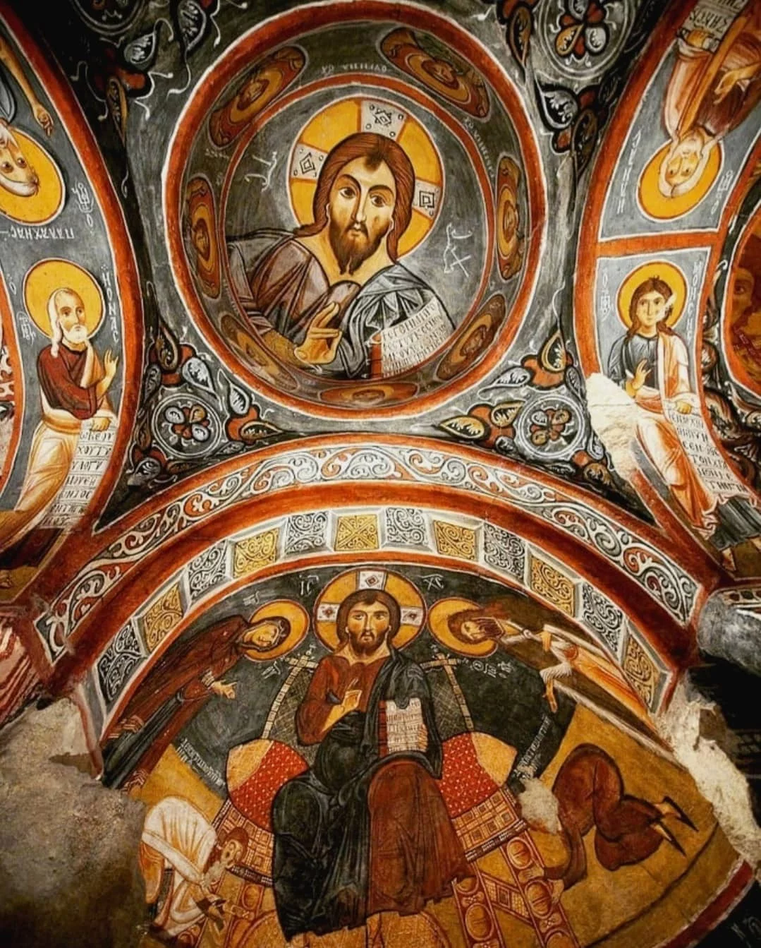 Freski w Karanlık Kilise.