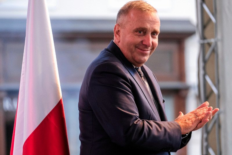 6 punktów procentowych dzieli PO od PiS-u w sondażu dla "Rzeczpospolitej".