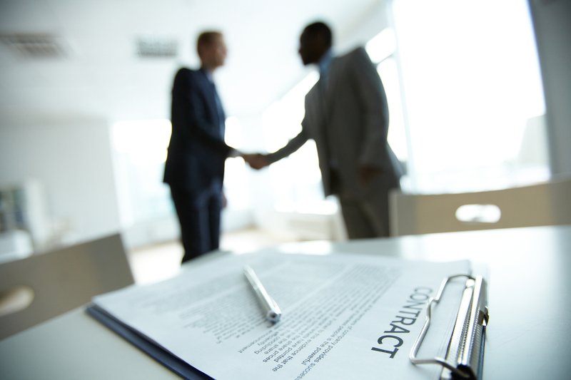 Rzucił pracę w korporacji... i do niej wrócił. Dziś z trudem podnosi się z porażki i próbuje wyjść z długów