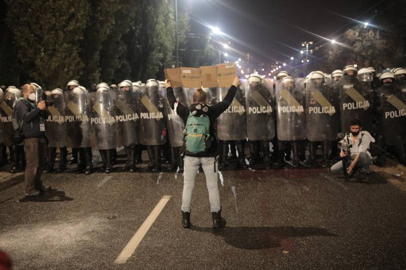 W poniedziałek ma odbyć się blokada ulic. Strajk Kobiet. Lempart: w przyszłym tygodniu kolejne protesty.