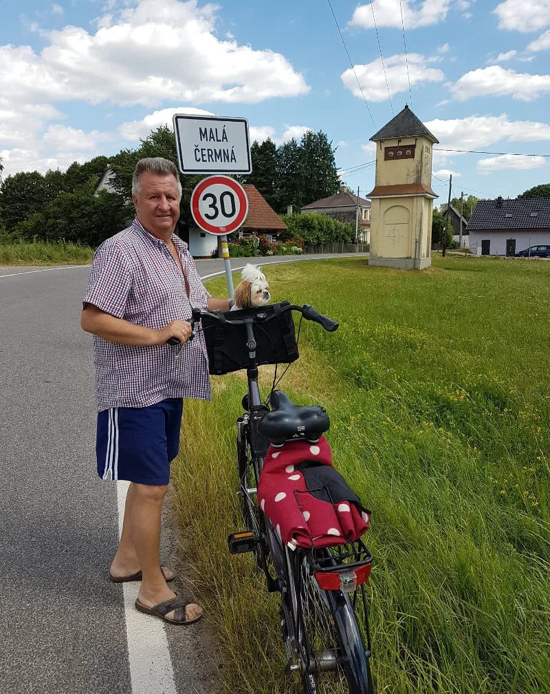 Pan Piotr jest w stanie przejechać "tylko" 30 km rowerem.
