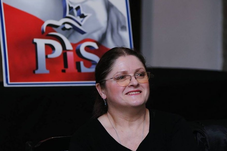 Czy posłanka Pawłowicz podałaby rękę trenerowi drużyny niemieckiej? Czy może tylko tak kokietuje?