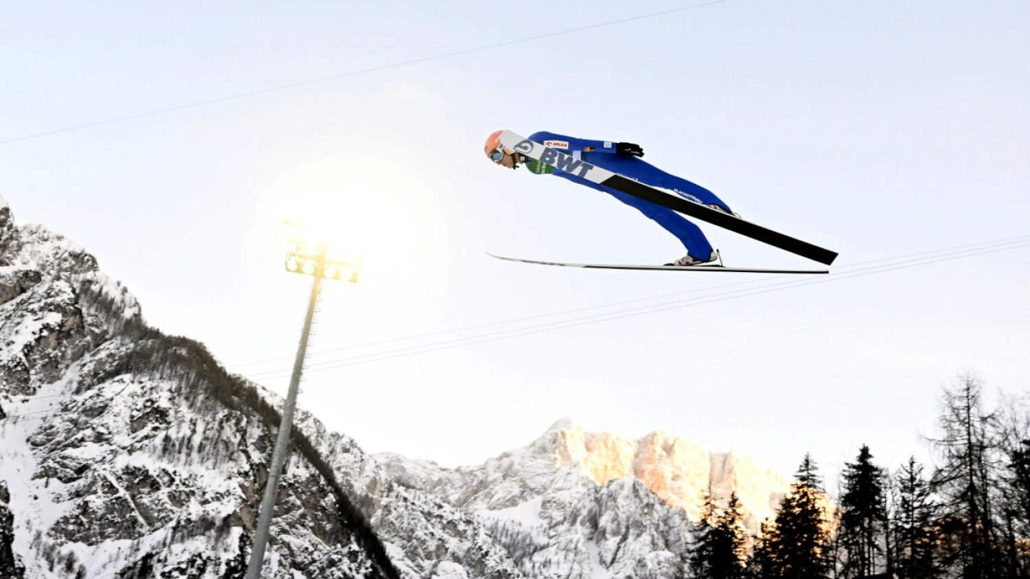 Dawid Kubacki był najlepszym z Polaków w sobotnim konkursie lotów narciarskich w Vikersund.