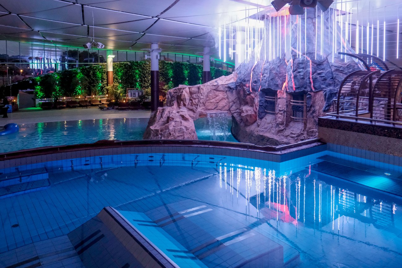 Termy Maltańskie w Poznaniu wprowadziły dodatkową kolejkę dla osób zaszczepionych.