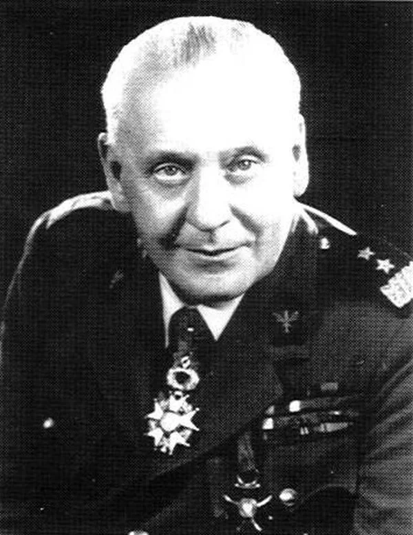 Gen. Stanisław Maczek - architekt sukcesów polskiej dywizji pancernej.