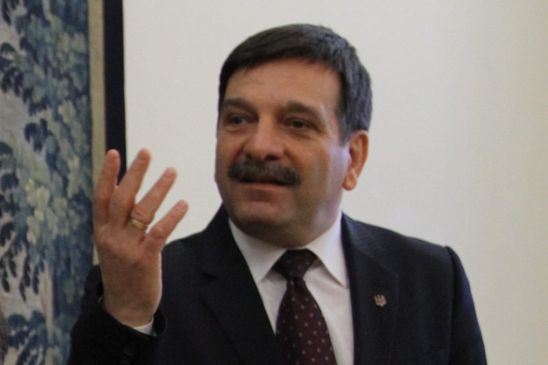 Klamka zapadła. Janusz Śniadek ujawnia, jaka jest decyzja w sprawie zakazu handlu w niedziele.