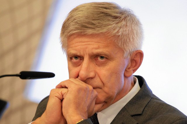 Prezes NBP Marek Belka oraz minister finansów Mateusz Szczurek będą rozmawiać z bankowcami o sytuacji osób, które spłacają kredyt we frankach