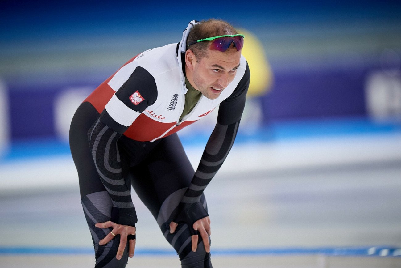 Zbigniew Bródka w poniedziałek poinformował o kontuzji, która wyklucza jego start na 1500 metrów na igrzyskach.