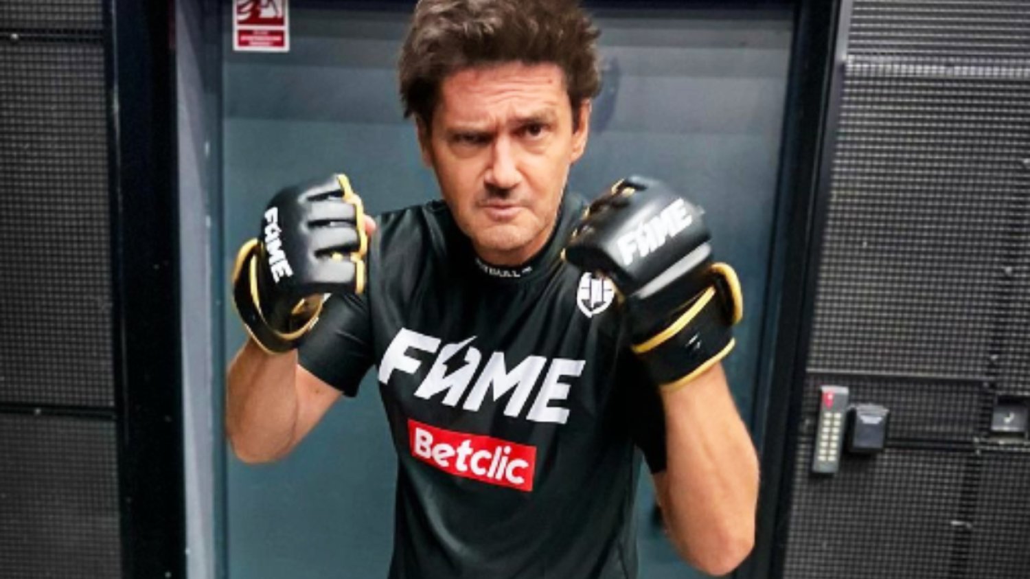 Kuba Wojewódzki spróbuje sił w Fame MMA? Zapozował w stroju federacji
