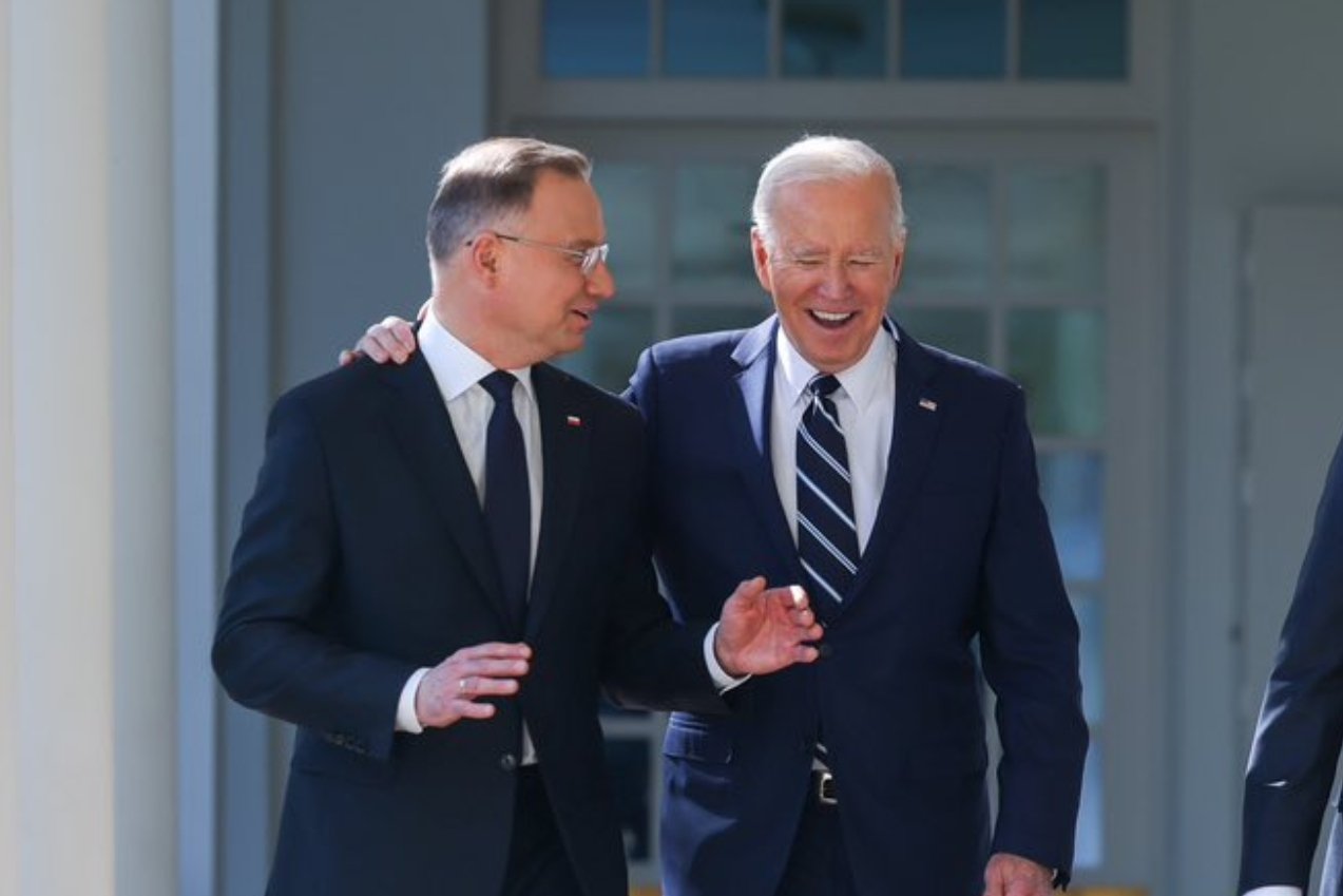 Duda w USA. Prezydent ujawnił, o czym rozmawiał z Bidenem i Tuskiem.