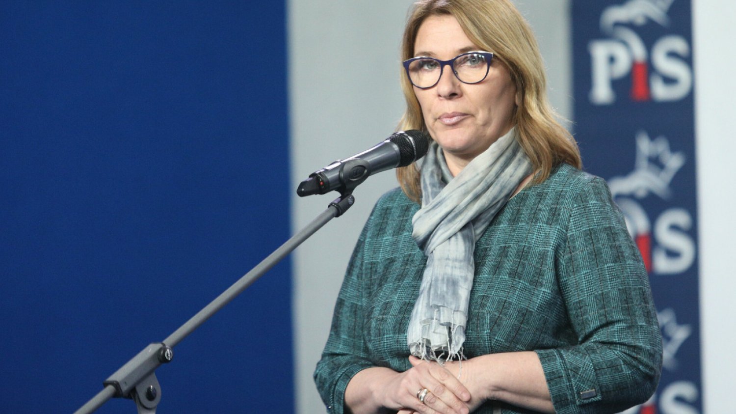 Beata Mazurek na Twitterze: "Inflacja spada, ceny na Orlenie i nie tylko, bedą coraz niższe".