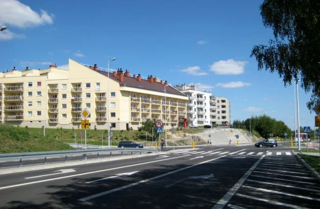 Dzielnica w Lublinie, na której stoją sporne działki rozwija się w szybkim tempie. Przybywa osiedli mieszkalnych i rodzin z dziećmi.