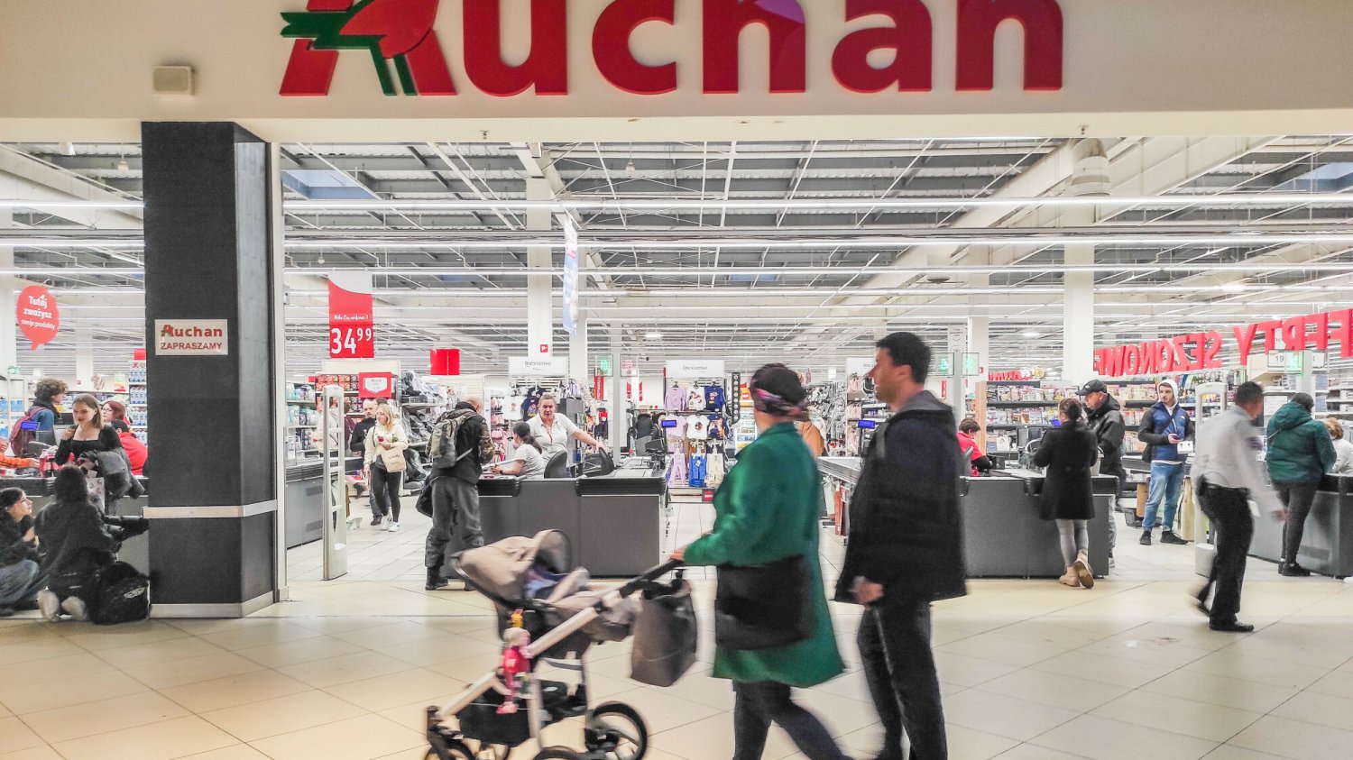 Auchan to król niskich cen w 2025 roku. Lista najtańszych sieci w Polsce To najtańszy sklep w Polsce. Nie Biedronka, ale Auchan