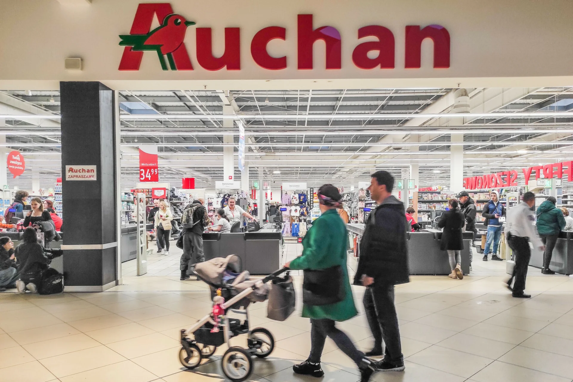 Auchan to król niskich cen w 2025 roku. Lista najtańszych sieci w Polsce To najtańszy sklep w Polsce. Nie Biedronka, ale Auchan