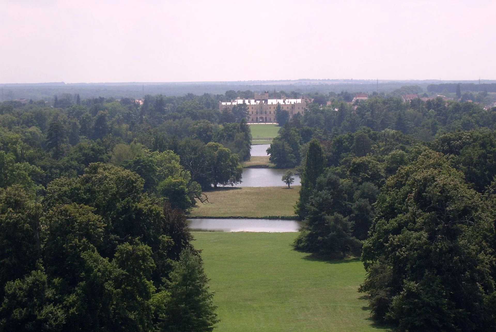 Widok na Pałac w Lednicach