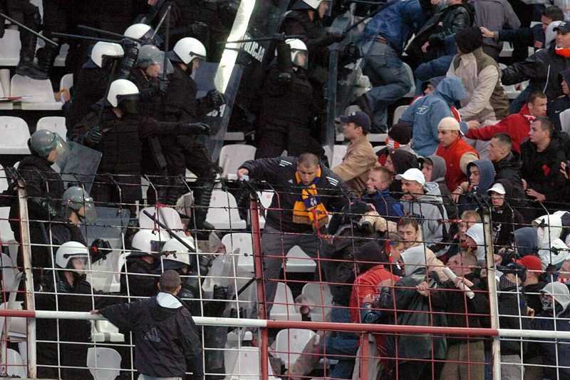 Zamieszki podczas jednego derbowego meczu między Wisłą a Cracovią
