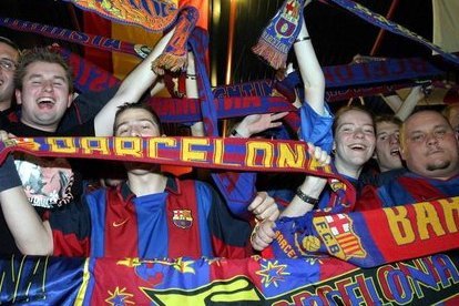 Właśnie takie obrazki po wczorajszym meczu były powszechne w pubach na całym świecie