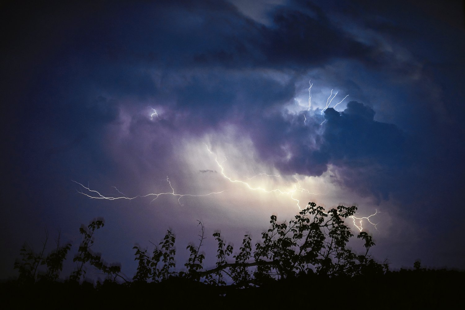 To będzie niebezpieczna noc nad Polską. Mogą pojawić się kolejne burza superkomórkowe