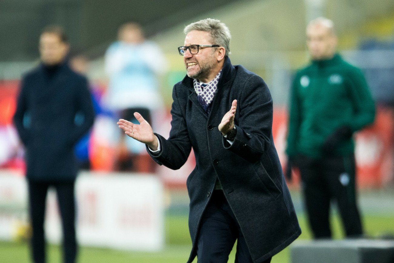 Jerzy Brzęczek w trzech pierwszych meczach w roli trenera Wisły Kraków nie zanotował ani jednego zwycięstwa.