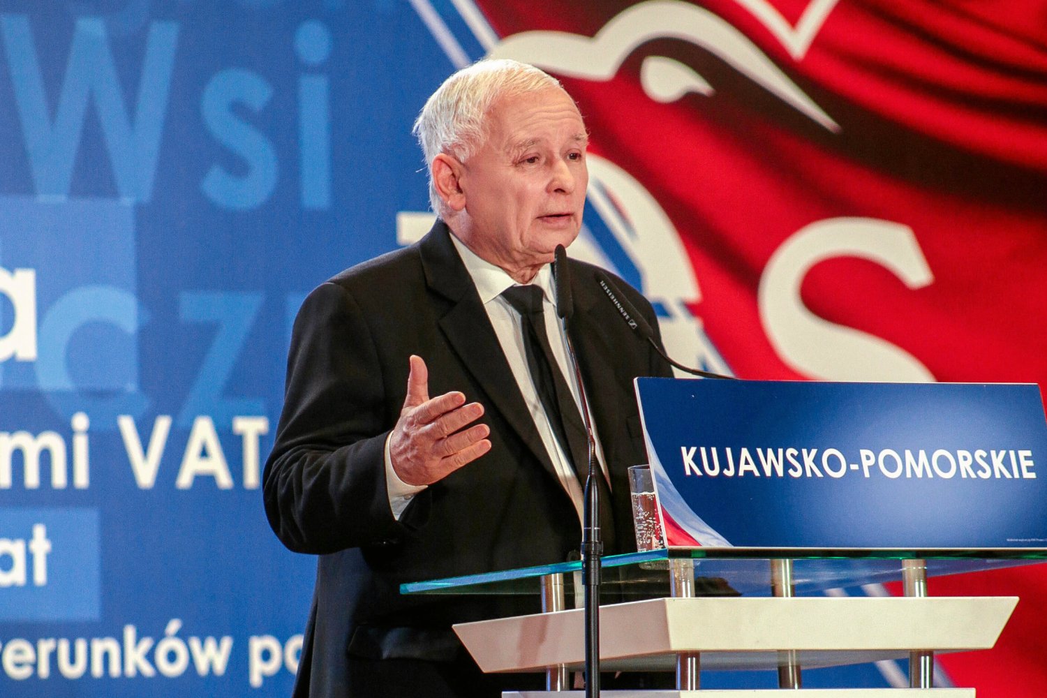 Jarosław Kaczyński pojawił się na konwencji PiS w Bydgoszczy. Skrytykował nie tylko PO, ale i miejscowe "elity".