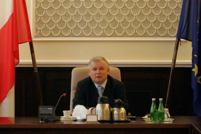 Premier Jarosław Kaczyński podczas ostatniego posiedzenia swojego rządu (listopad 2007 roku)