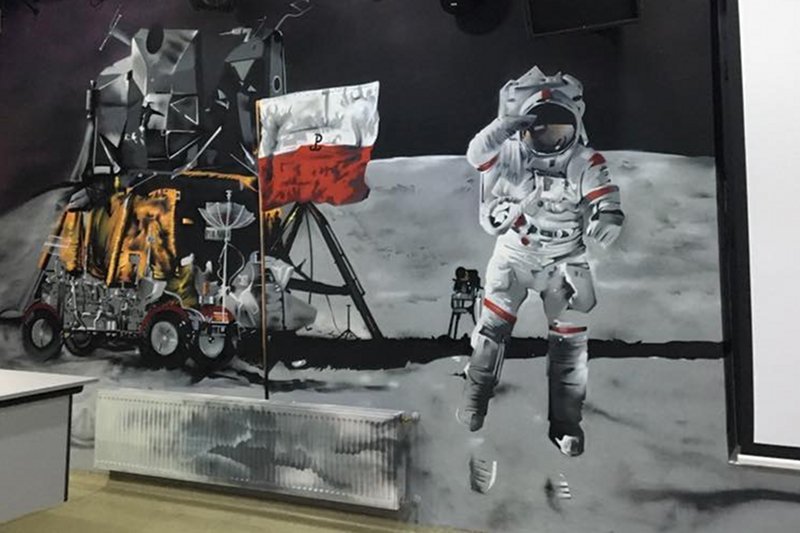 Polska Walcząca na Księżycu, jak widać "prawilność" w częstochowskim pubie Cosmo jest kosmiczna. Na tym jednak nie koniec...