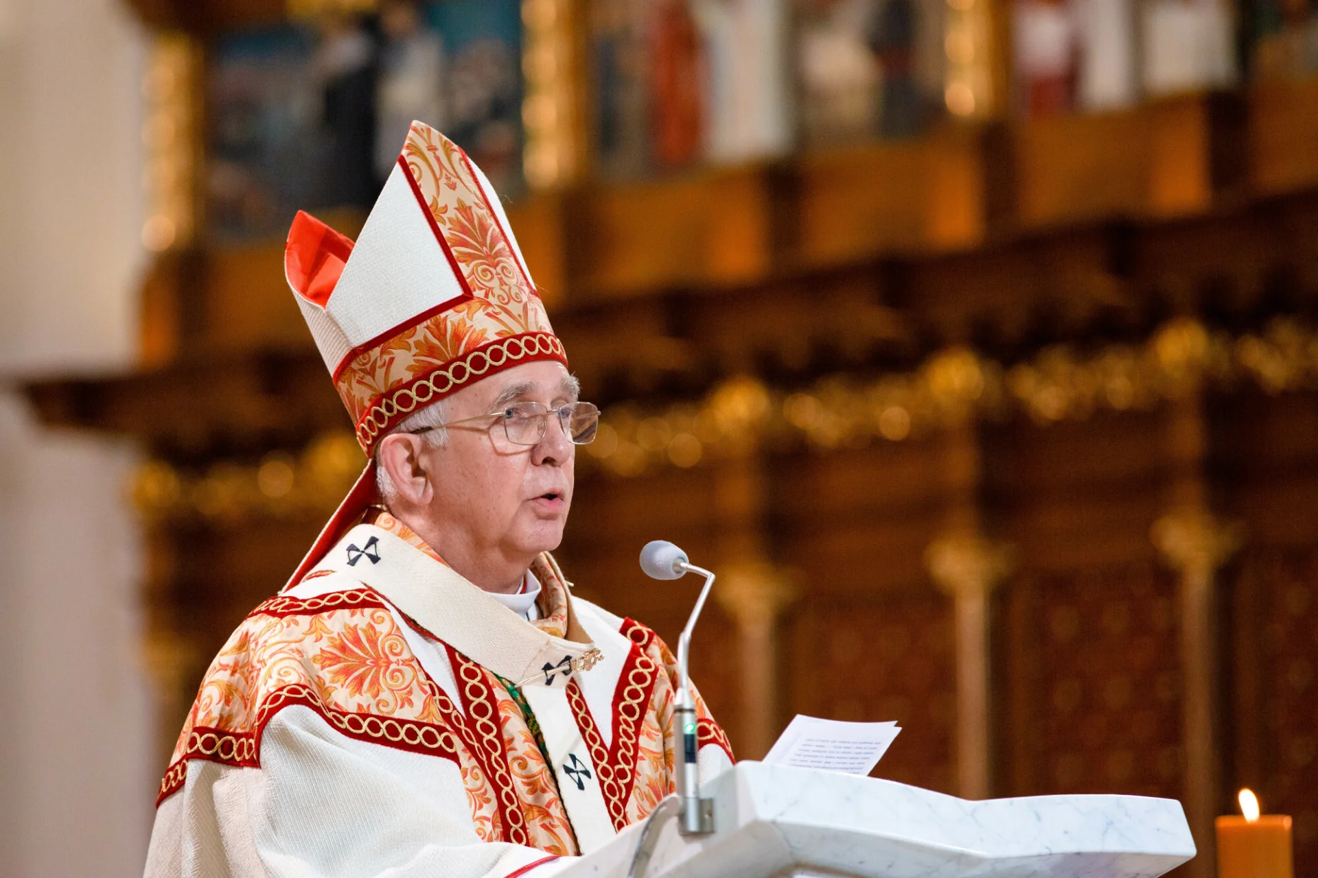 "Nieformalny lider konserwatywnej części Episkopatu". To abp Wacław Depo miał być celem zamachu