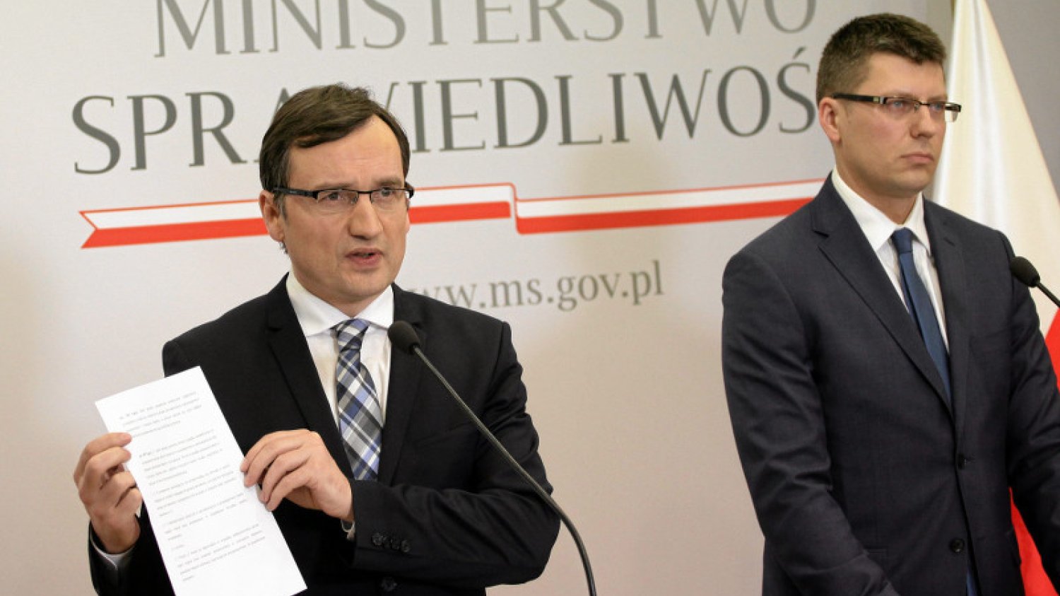 Zbigniew Ziobro i Marcin Warchoł próbują wszystkiego, żeby uzasadnić "reformę" sądownictwa. Także pomijania faktów.