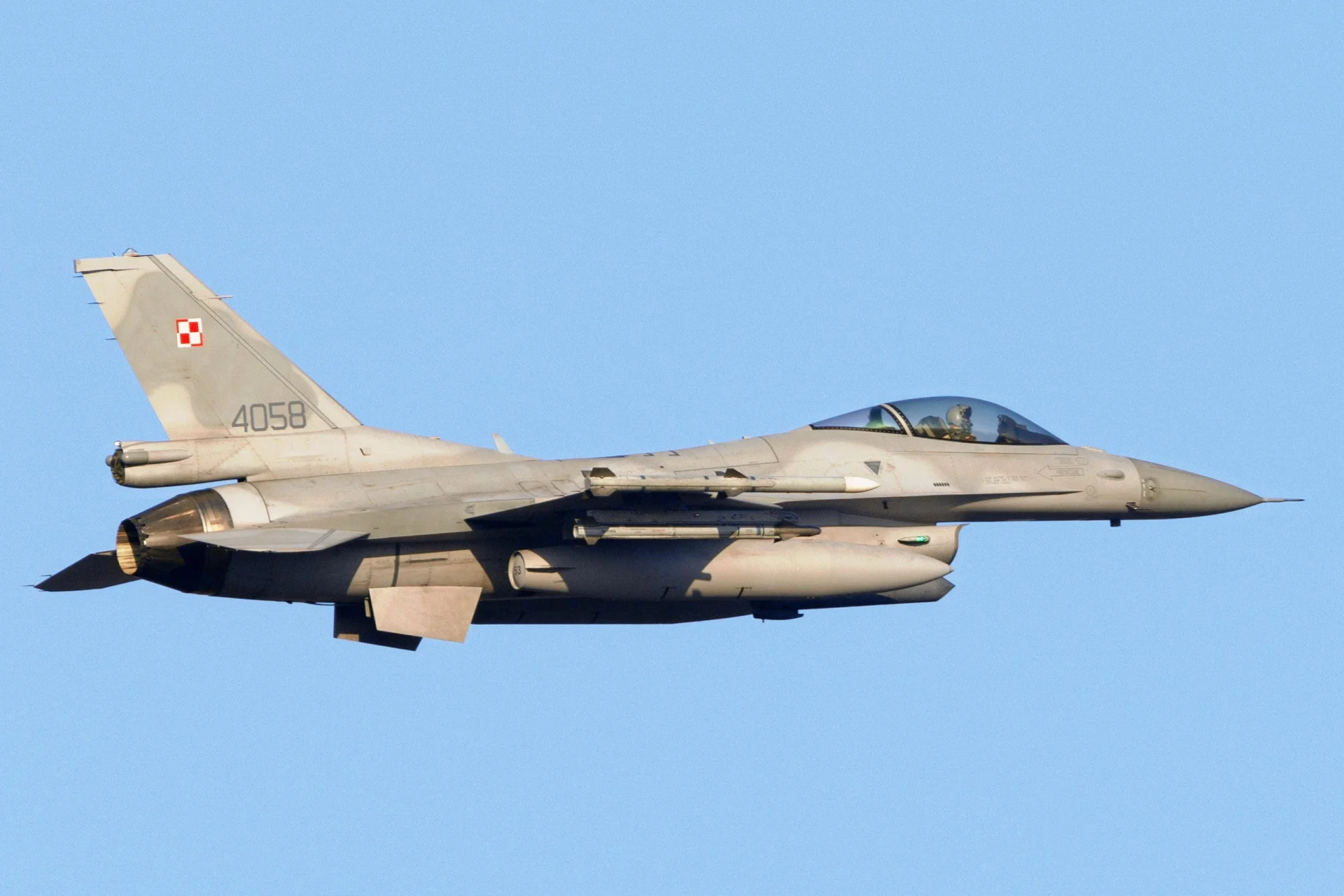 Katastrofa F-16 w Radomiu. Śledczy ujawniają najnowsze ustalenia Samolot F-16
