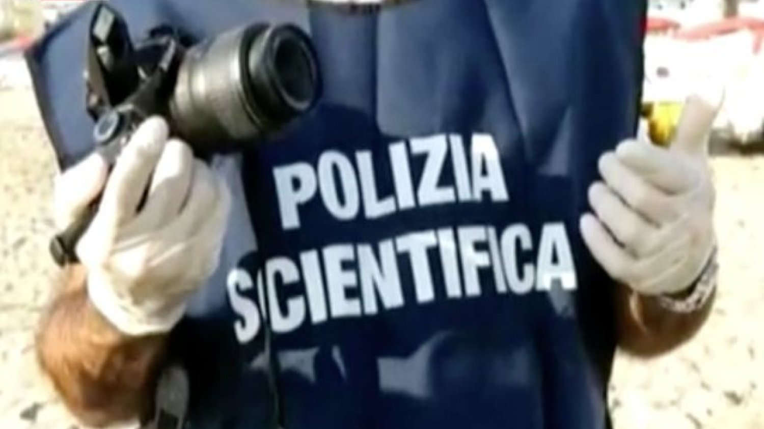 Włoska policja szuka młodego Polaka podejrzanego o brutalne zgwałcenie 57-letniej bezdomnej kobiety.